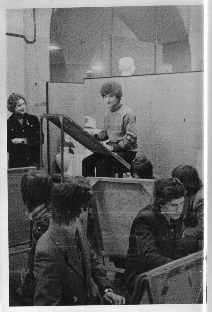МАрхИ, кафедра рисунка, 9 февраля 1982, г. Москва. Факультет ПРОМ, 9 группа.Фотография из архива Сергея Даина.