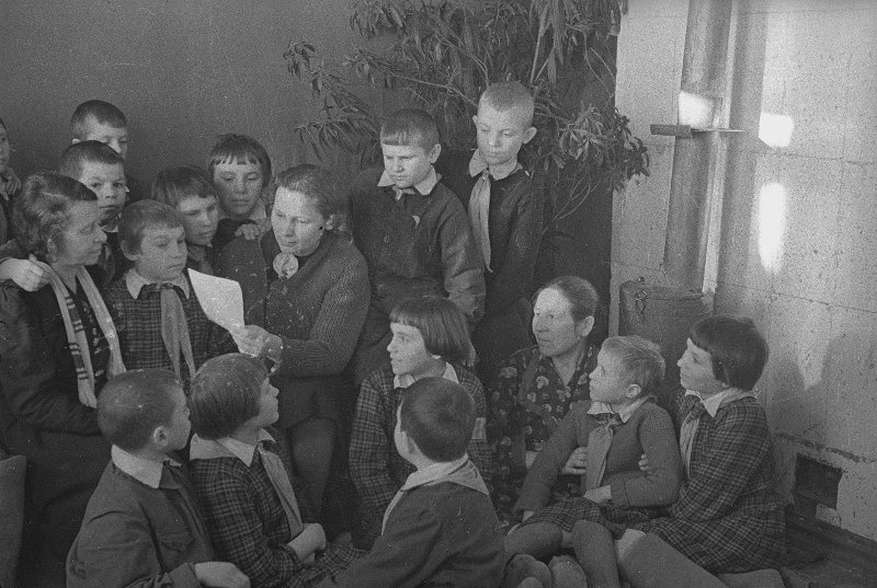 В детском доме «Молодой рабочий», 1942 - 1943, Московская обл., г. Пушкино