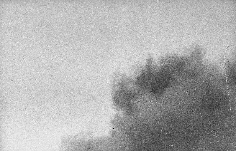 Облако от взрыва дымовой шашки, 1941 год, г. Москва. Видео «Алексей Маресьев. "Желание жить!"» с этой фотографией.