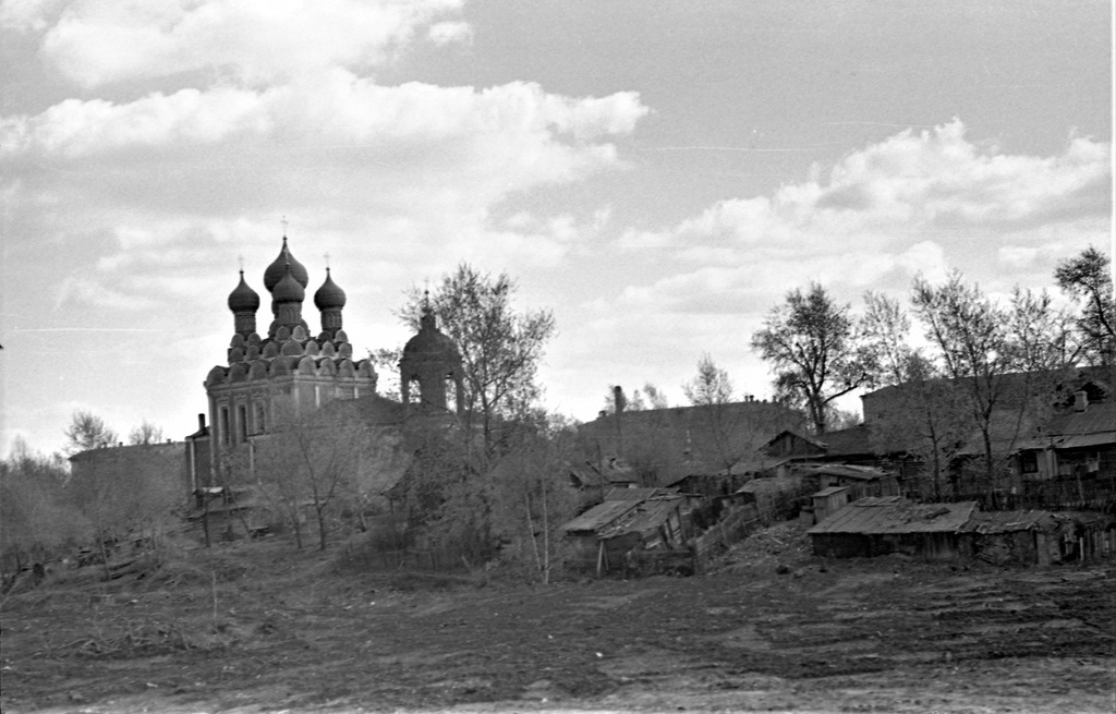 Остатки от села Алексеевского и храм Тихвинской иконы Божией Матери, апрель 1961, г. Москва