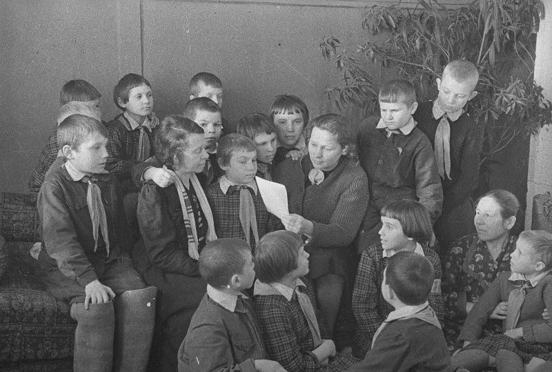 В детском доме «Молодой рабочий», 1942 - 1943, Московская обл., г. Пушкино