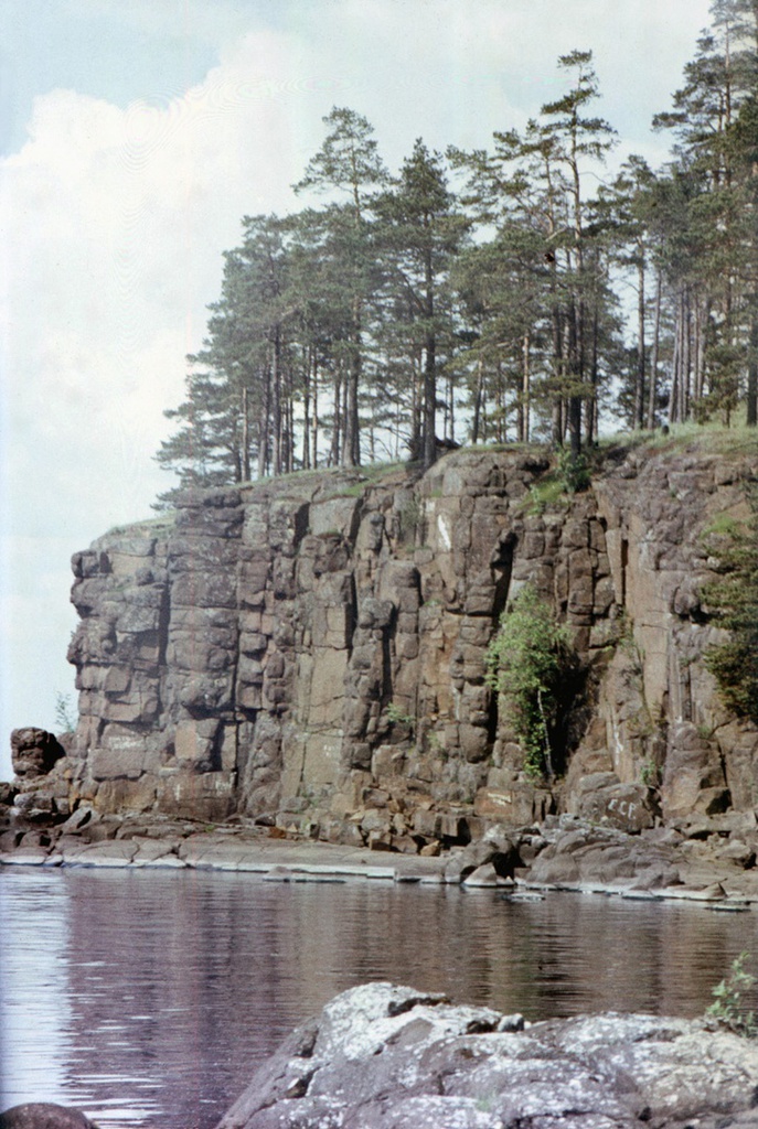 Скалистые берега острова Валаам, июнь 1985, Карелия, Сортавальский р-н, о-в Валаам