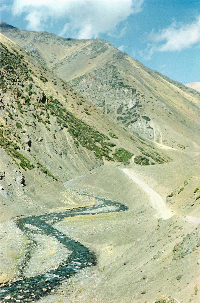 Спуск с перевала Кара-Буура в Таласском Алатау., 1 июня 1978 - 30 августа 1978, Киргизская ССР, Джалал-Абадская обл.