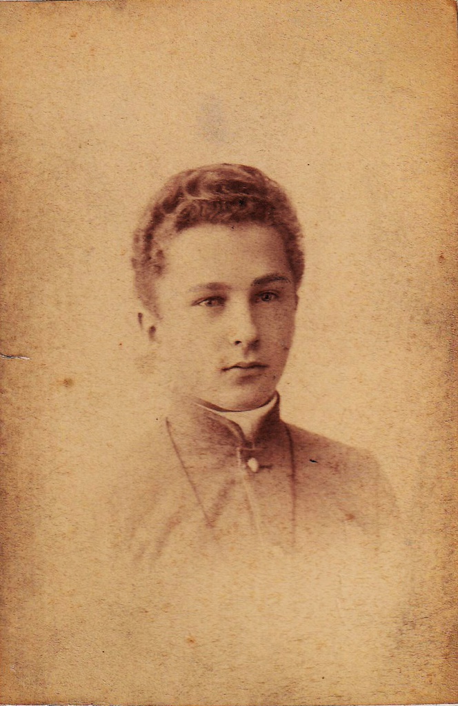 Александр Полуденцев, 1900 - 1905. Племянник мариинского купца 2-й гильдии Ивана Яковлевича Полуденцева.