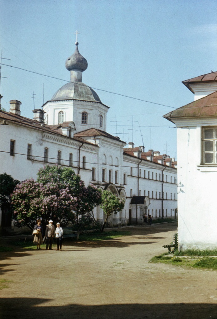 На территории Спасо-Преображенского монастыря на Валааме, июль 1985, Карельская АССР, о. Валаам