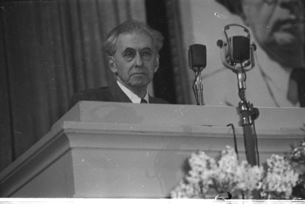 Илья Эренбург, 1964 год, г. Москва. Государственный концертный зал им. П. И. Чайковского.Видеовыставка «Илья Эренбург» с этой фотографией.