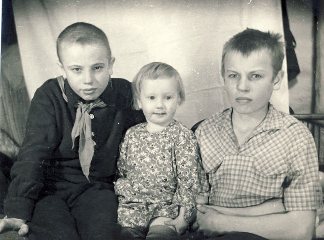 Коля, Оля и Леша, 1963 год, Тюменская обл., Викуловский р-н, с. Коточиги. 