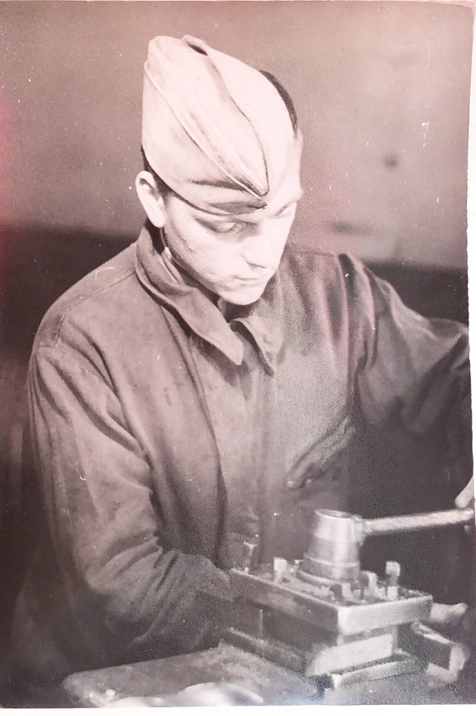 Геннадий Константинович Сенюхин, 1965 - 1968, г. Ленинград. Фотография из архива Алексея Сенюхина.&nbsp;