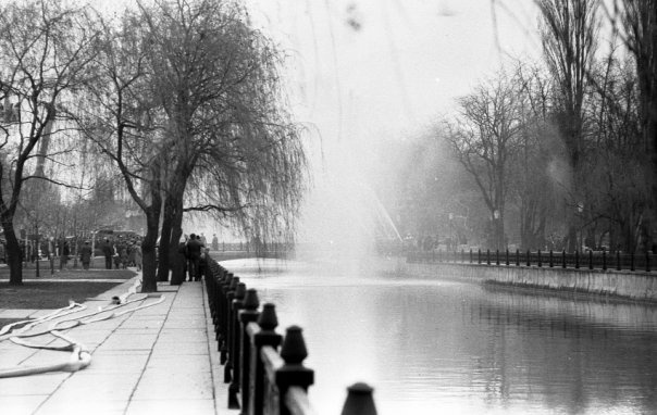 Фонтаны на набережной реки Салгир, 1984 год, Симферополь. Фотография из архива Дмитрия Иванова.