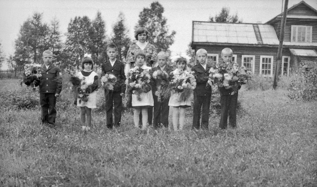 1 класс Орешкинской восьмилетней школы, 1 сентября 1981, Калининская обл., Старицкий р-н, д. Орешки