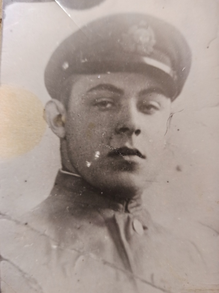 Александр Анисимович Худяков, 16 лет, 1936 год, г. Ленинград. Фотография из архива Евгении Смирновой.