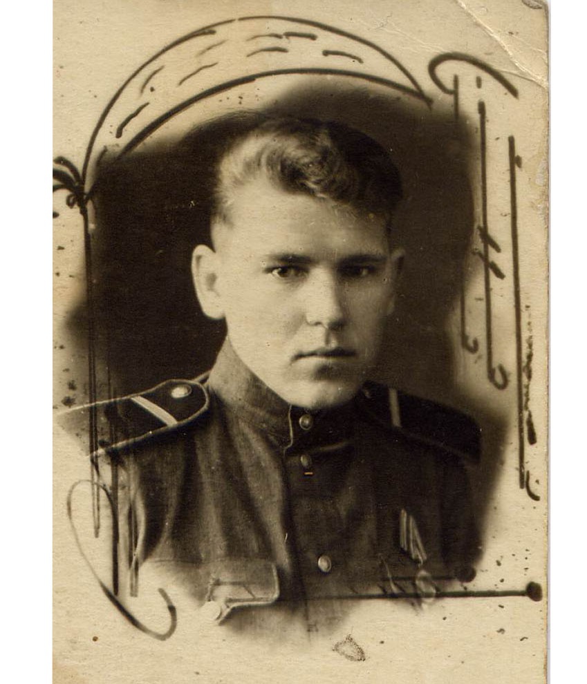 Иван Александрович Смирнов, 3 мая 1945, г. Чита, станция Песханка. Фотография из архива Евгении Смирновой.