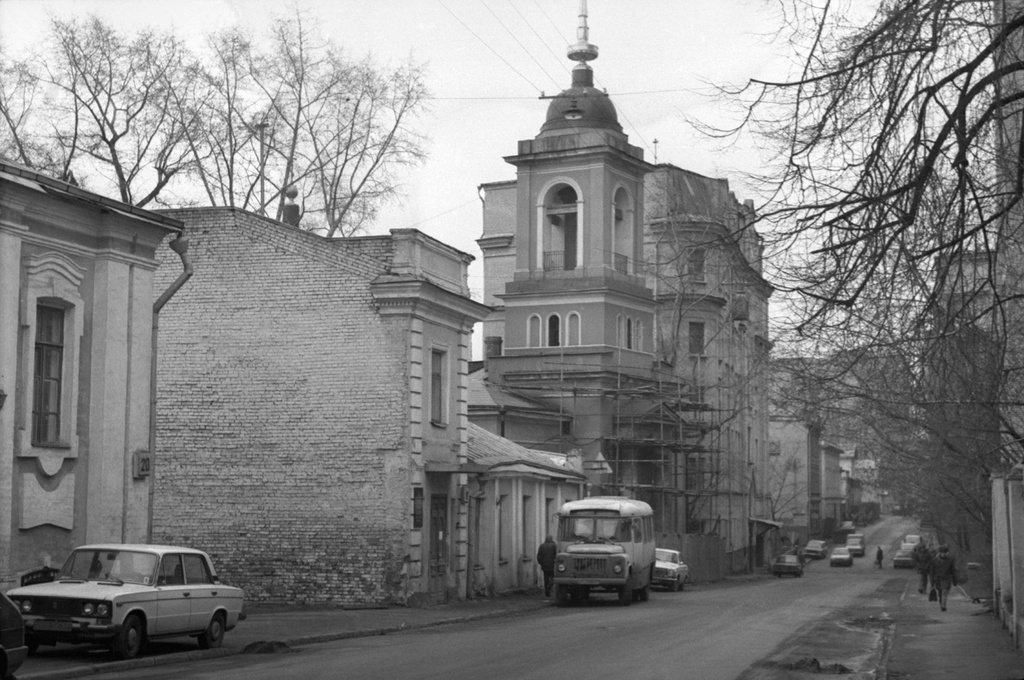Церковь Афанасия и Кирилла в Москве, март - октябрь 1989, г. Москва