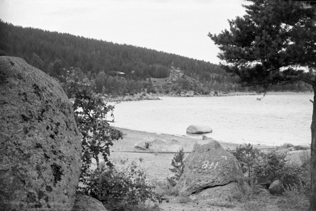Камни на берегу озера Щучье, 1 июня 1958 - 30 августа 1962, Казахская ССР, Акмолинская обл., Бурабайский р-н