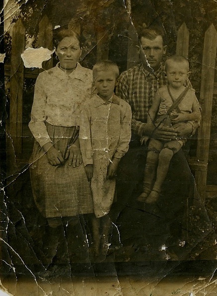 Семья крестьян из деревни Алябьево, 1 июня 1939 - 1 августа 1939, Орловская обл., Мценский р-н, дер. Алябьево