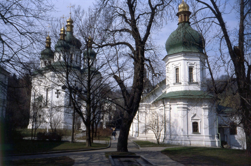 Выдубицкий мужской монастырь в Киеве, апрель 1991, Украинская ССР, г. Киев, Печерский р-н