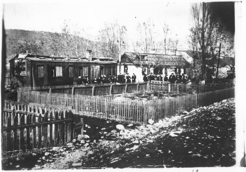 Без названия, 1910 - 1920, Черноморская губ., г. Туапсе. В 1916 году посад Туапсе получил статус города. В марте 1918 года Черноморская губерния была ликвидирована большевиками, на ее территории была образована Черноморская советская республика, входящая в РСФСР.11 мая 1920 года был образован Черноморский округ в составе Кубано-Черноморской области.&nbsp;