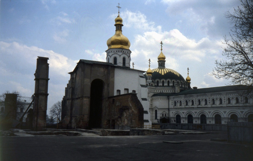 Постройки Киево-Печерской лавры, апрель 1991, Украинская ССР, г. Киев
