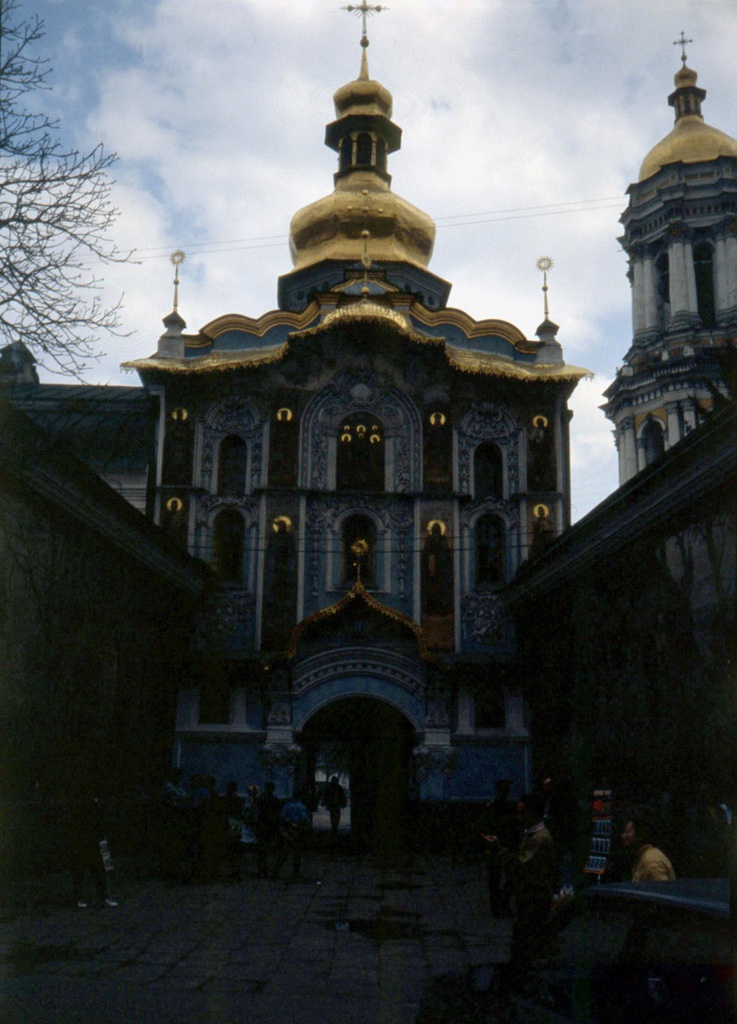 Троицкая надвратная церковь при входе в Киево-Печерскую лавру, апрель 1991, Украинская ССР, г. Киев