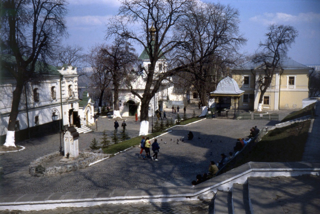 Постройки Киево-Печерской лавры, апрель 1991, Украинская ССР, г. Киев