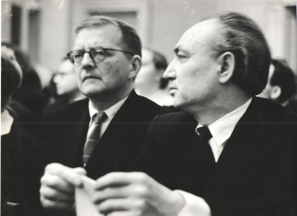 Дмитрий Шостакович и Назиб Жиганов в зале Казанской консерватории, 1962 год, г. Казань. Выставка «Дмитрий Шостакович» с этой фотографией.&nbsp;