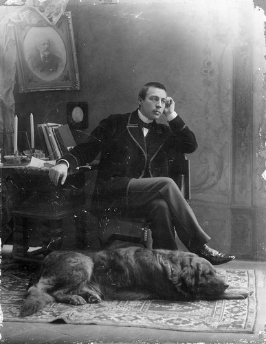 Сергей Рахманинов со своей собакой Левко, 1897 - 1899, г. Москва