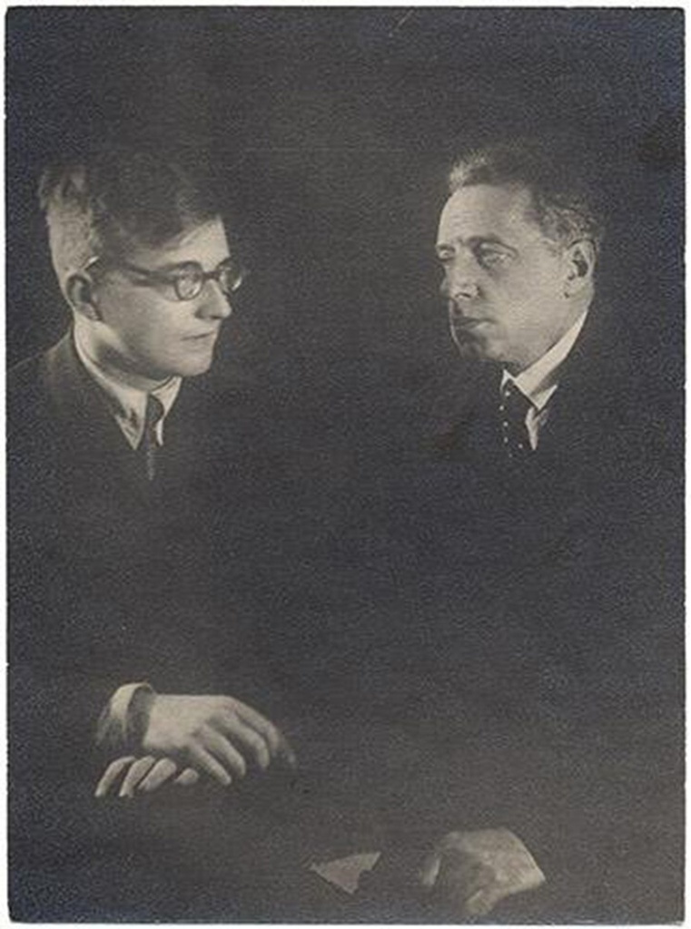 Дмитрий Шостакович и Всеволод Мейерхольд, 1929 год, г. Москва. Выставка «Дмитрий Шостакович» с этой фотографией.&nbsp;