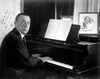 Сергей Рахманинов за роялем. Фото с дарственной надписью Владимиру Вильшау, 1936 год. Выставка «Сергей Рахманинов. "Я русский композитор"»,&nbsp;видео «Сергей Рахманинов. Пианист, композитор, дирижер, эмигрант» с этим снимком.