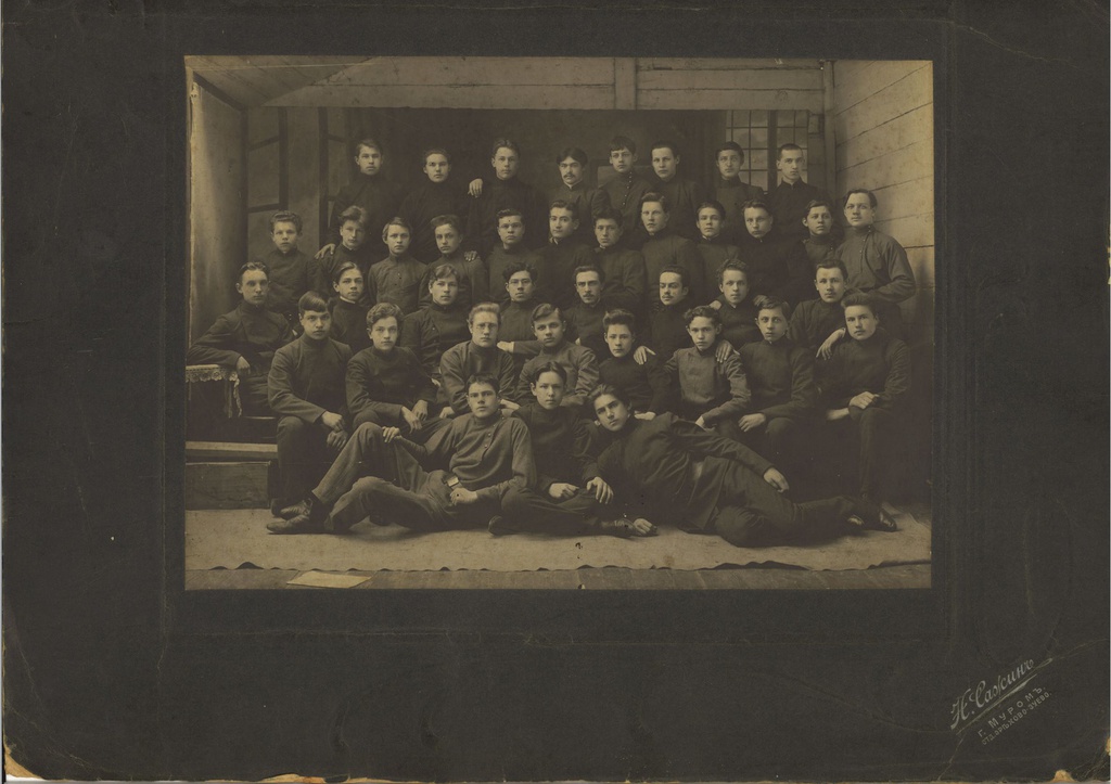Ученики реального училища (возможно, Муромского), 1910 год, г. Муром, отд. Орехово-Зуево