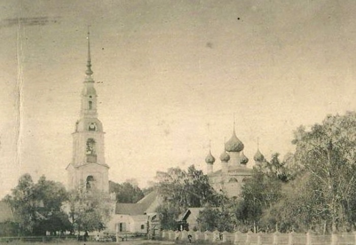 Церковь Ильи Пророка в Ильинском, 1913 год, Ярославская обл.,  Угличский р-н, сельское поселение Ильинское. Построена в 1813 году.Фотография из архива Александра Волкова.