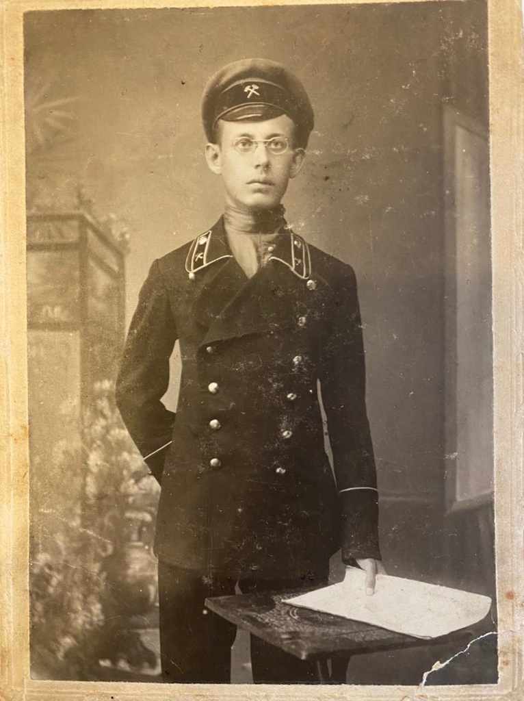 Николай Михайлович Перевейченко, 1916 - 1917. Фотография из архива Алины Быстряковой.