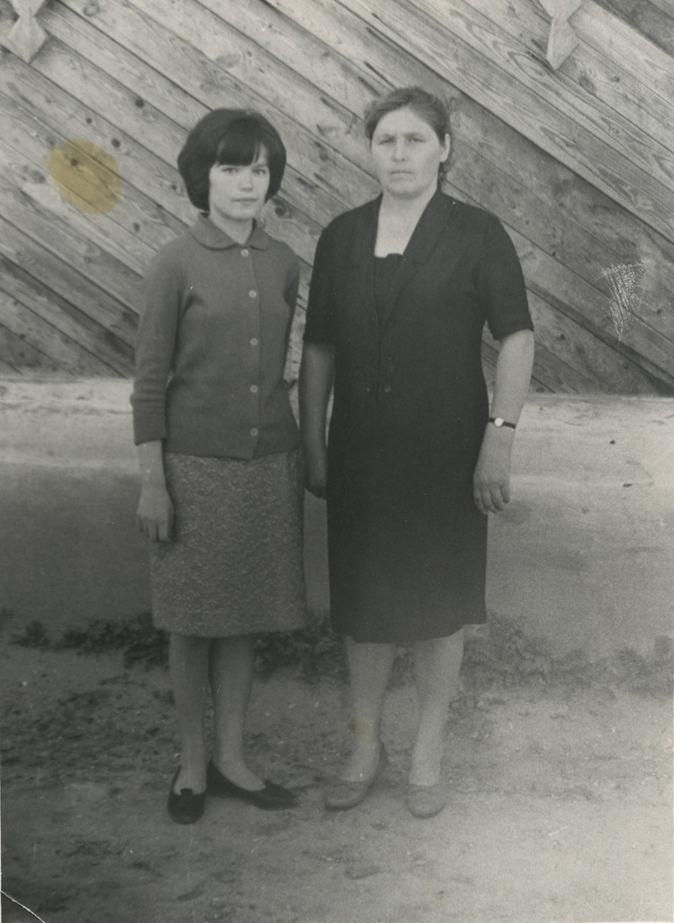 Две женщины, 1960-е. 
