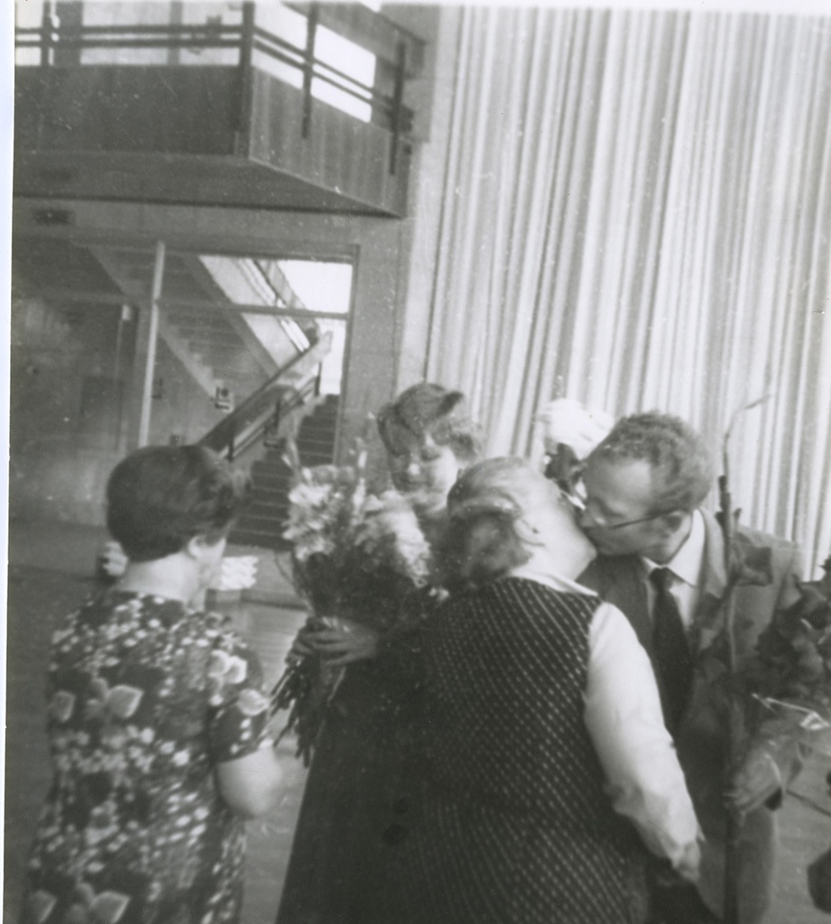 Свадьба Елены и Юрия, 15 июня 1984, г. Москва. ДК «Прожектор». Слева направо: Галина Ивановна Мишина, Елена Степановна Левченко, Татьяна Ивановна Левченко, Юрий Александрович Левченко.
