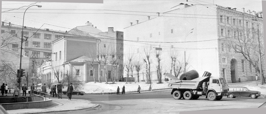 Московская архитектура конца 80-х годов, март - апрель 1987, г. Москва, Старая пл.. Панорама смонтирована из двух фотографий.