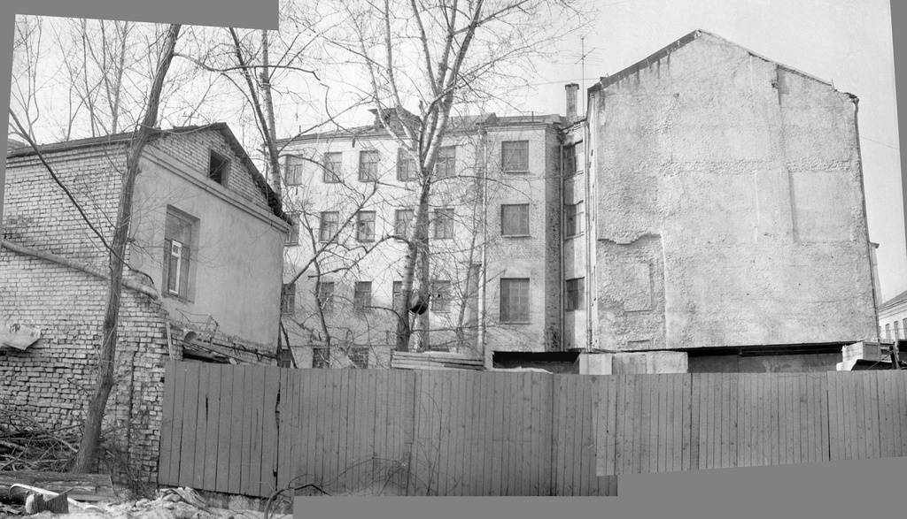 Старые постройки Москвы конца 80-х годов, март - апрель 1987, г. Москва, ул. Лесная. Изображение смонтировано из трех фотографий.