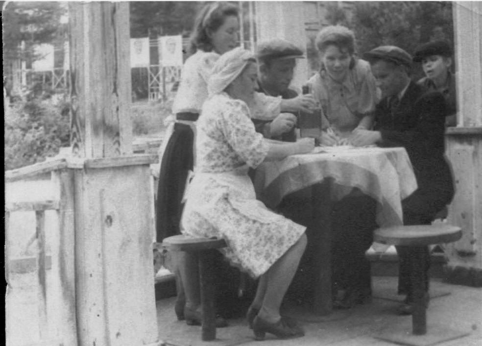 Без названия, 26 июня 1957, Хабаровский край, п. Монгохто. Фотография из архива Нелли Михайловны Копытовой.