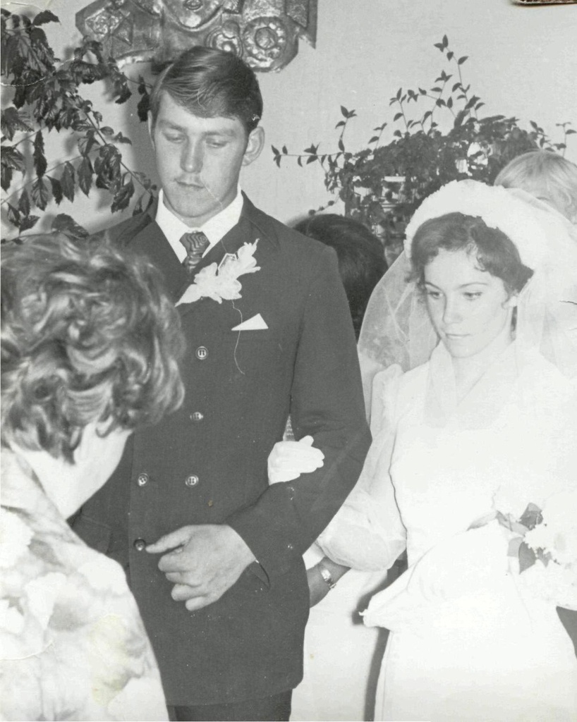 Свадьба сестры, 28 июня 1972, Магаданская обл., пос. Ударник. Фотография из архива Нелли Михайловны Копытовой.