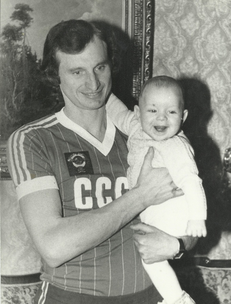 Юрий Гаврилов, 1978 - 1985. Выставка «Прирожденный распасовщик» с этой фотографией.