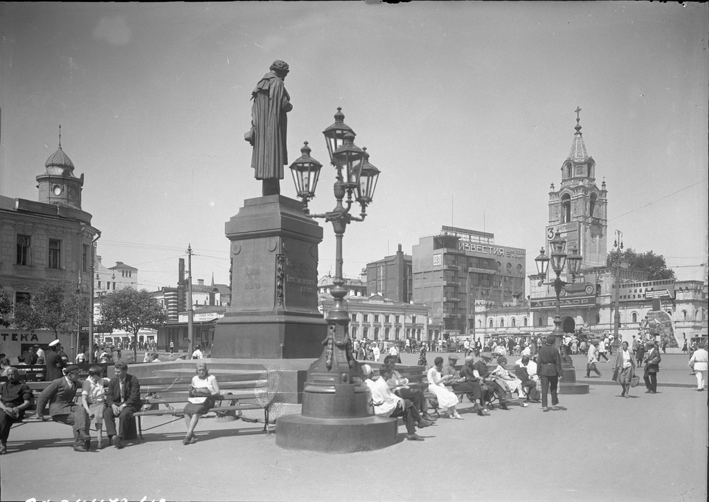 Пушкинская площадь, 1930 - 1937, г. Москва. Выставка «Москва из Музея Москвы» с этой фотографией.