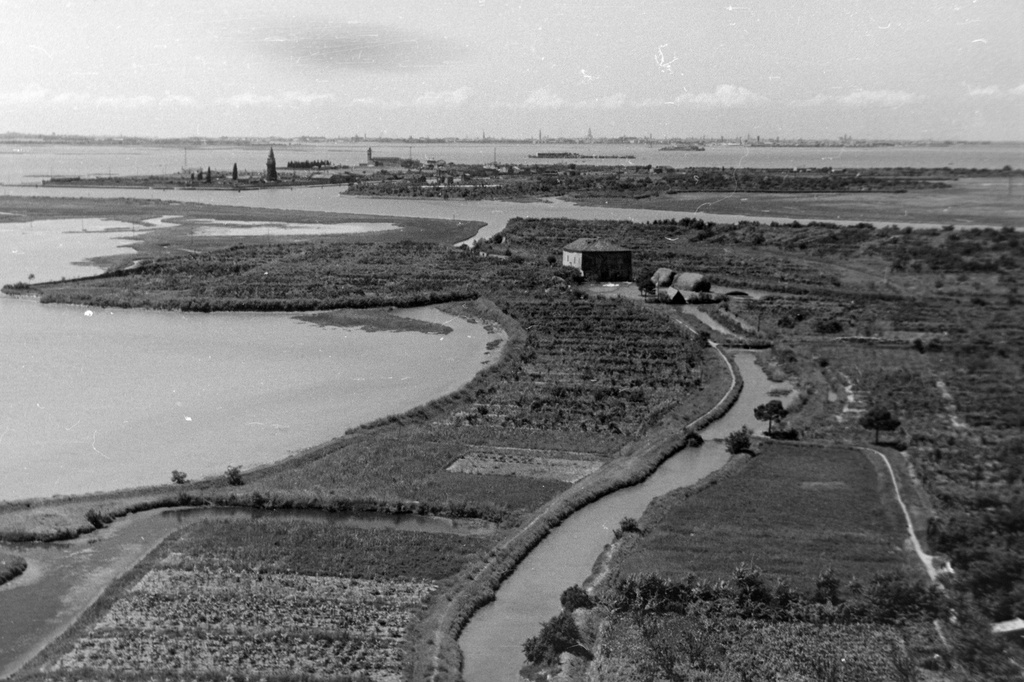 Вид на остров Торчелло, 1947 год, Итальянская республика, г. Венеция, о. Торчелло. Выставка «Николай Голованов» с этим снимком.&nbsp;