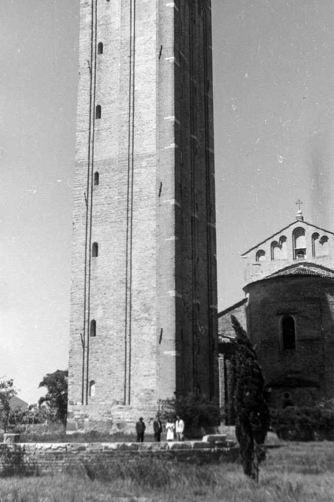 Вид на Кампанилу и собор Санта-Мария-Ассунта, 1947 год, Итальянская республика, г. Венеция, о. Торчелло. Выставка «Николай Голованов» с этим снимком.&nbsp;