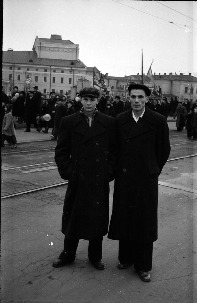 В день 40-й годовщины Октября, 7 ноября 1957, г. Орел