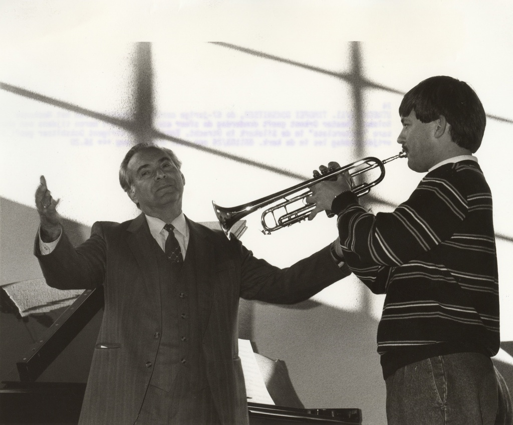 Тимофей Докшицер дает мастер-класс в Утрехте, 1988 год, г. Утрехт. Выставка «Тимофей Докшицер» с этой фотографией.&nbsp;