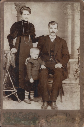 Семья Мымриковых, 14 января 1913, Рязанская губ., Зарайский у., с. Белоомут