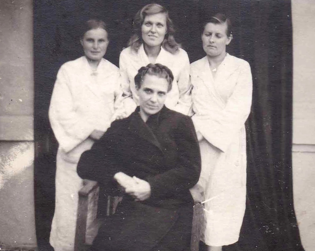 Фото "Серафима. Госпиталь в городе Братислава", август 1945, Словакия ...