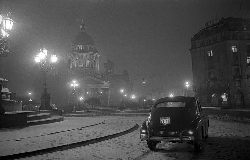 Исаакиевский собор ночью, 1960-е, г. Ленинград. Выставка «Ночь, улица, фонарь, аптека...» с этим снимком.&nbsp;