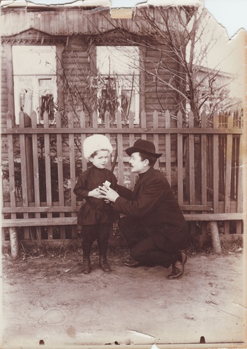 Фотограф Павел Афанасьевич Пименов с сыном Александром, 1906 год, Владимирская губ., Покровский у., дер. Борщевня