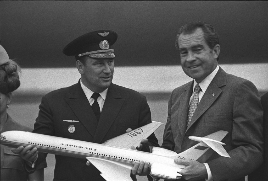 Первый официальный визит действующего президента США Ричарда Никсона, 22 мая 1972, г. Москва. Аэропорт Внуково-2.Выставки&nbsp;«Янки в СССР» и «Аэрофлот» с этой фотографией.