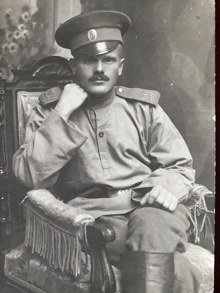 Михаил Алексеевич Базов, 1910 - 1912, Вологодская губ., г. Усть-Сысольск. Михаил Базов (26.12.1881 года – 1942 год).&nbsp;Фотография из архива Галины Сивохиной.