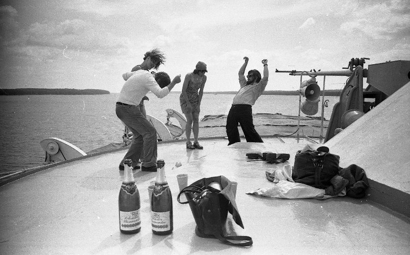 Без названия, 1973 год. Выставка «Советское шампанское» с этой фотографией.
